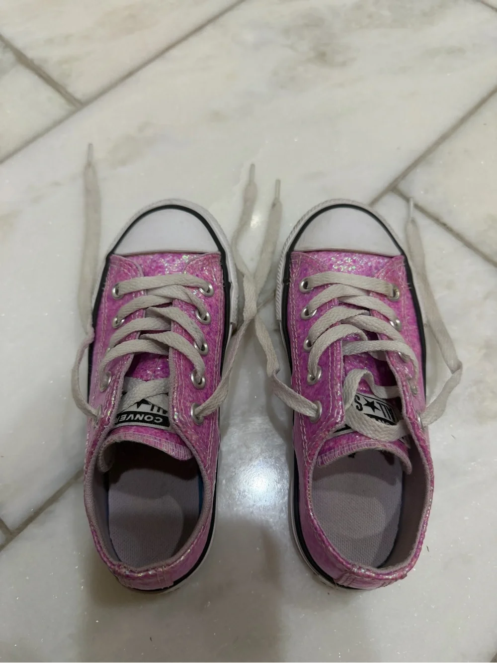 Size 11 Girls Converse Chuck Taylor All Star Coated Glitter Sneakers